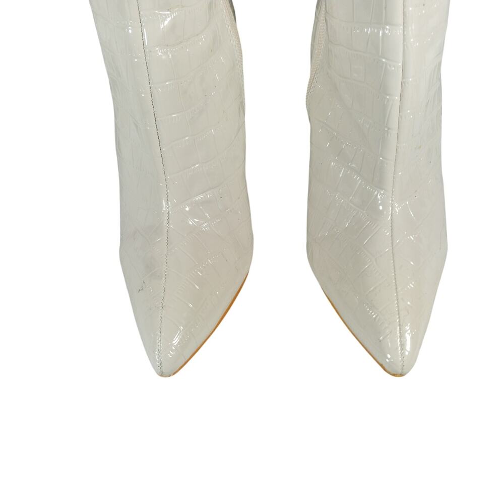 GORGEOUS! RICH VANILLA CREAM VEGAN PATENT LEATHER POINTY TOE BOOTS! SZ 8.5M - Picture 3 of 9